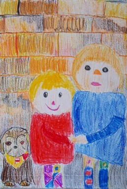 Rysunek wykonany kredkami, dwie postacie - dziecięca reprodukcja obrazu Tadeusza Makowskiego